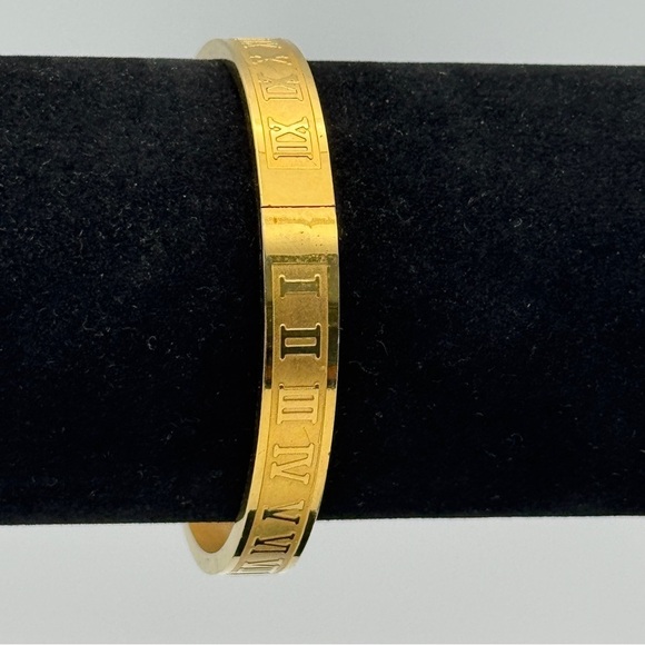 Gold Roman Numeral Bangle Bracelet Faux Hinge 7.5” - Picture 5 of 12